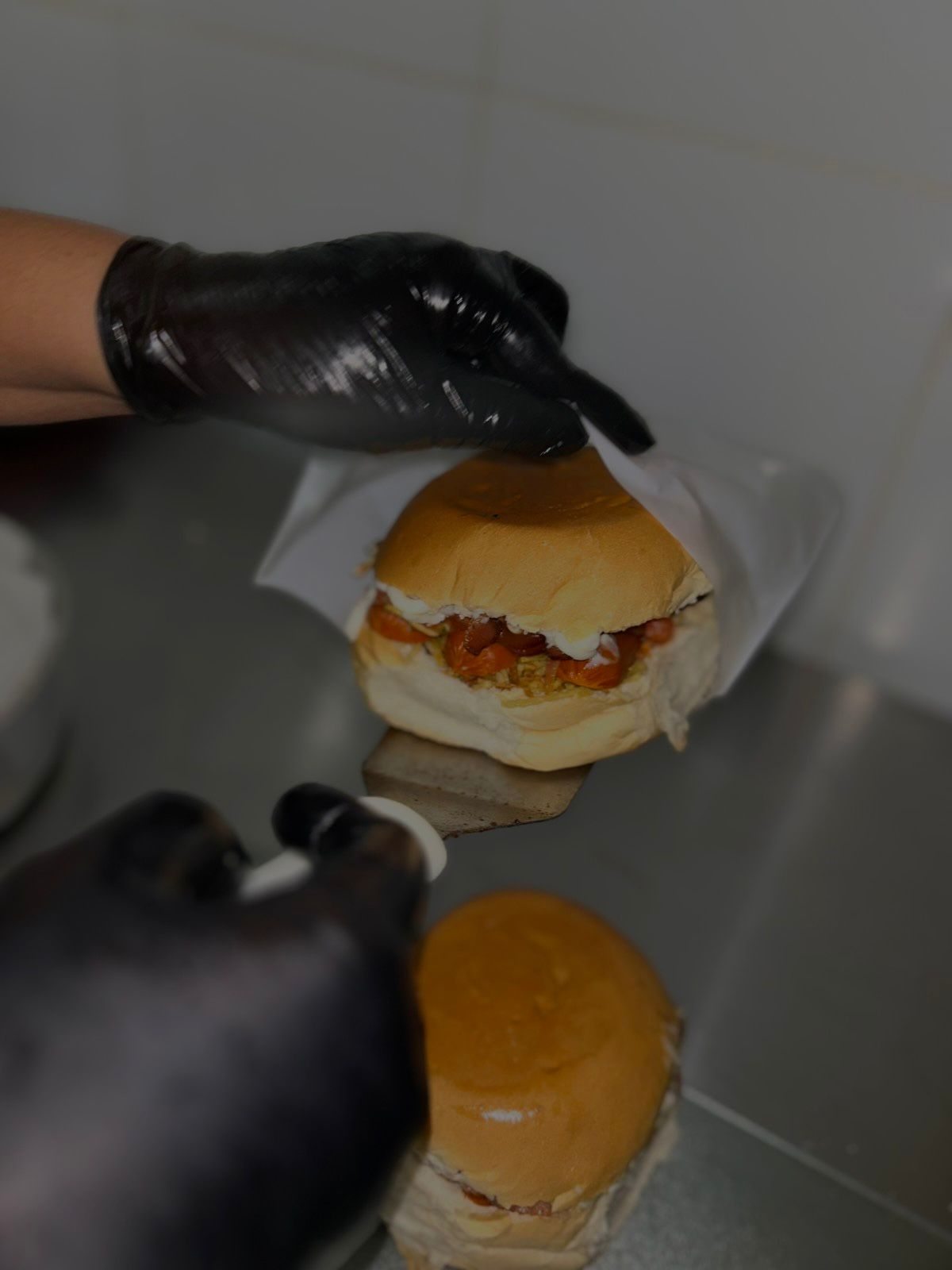 Confira o cardápio completo de lanches de churrasco, filé de frango e dog na chapa